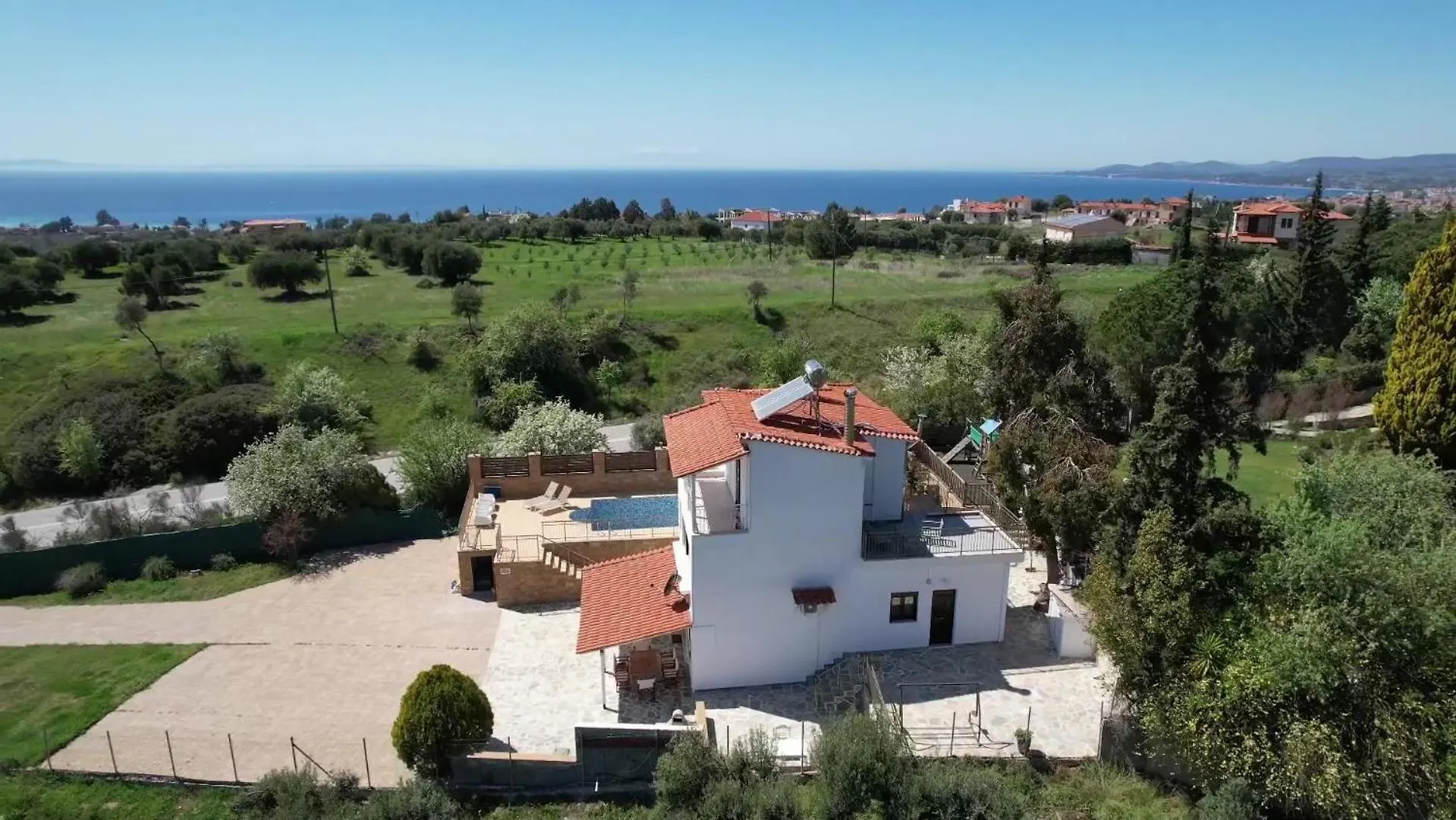 Villa Lion Nikiti  0*, Nikiti (Sithonia) Greece